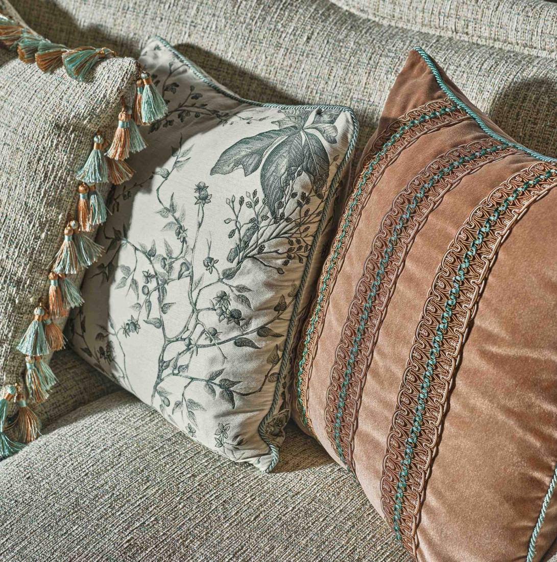 Bellotti ezio luxury italy furniture 25 1042 sofa classic tassel fringe 3